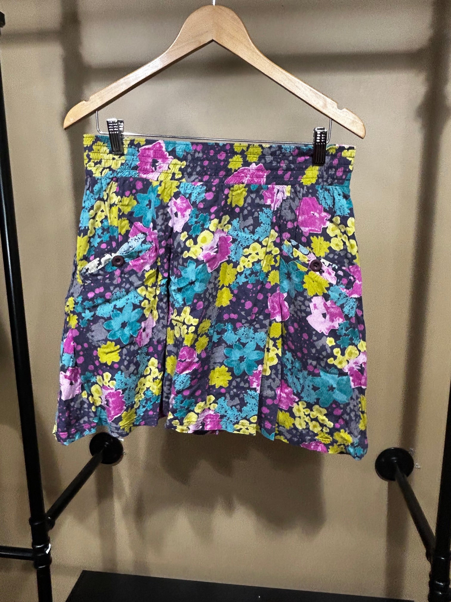 Gray Frenchi Floral Skirt , L
