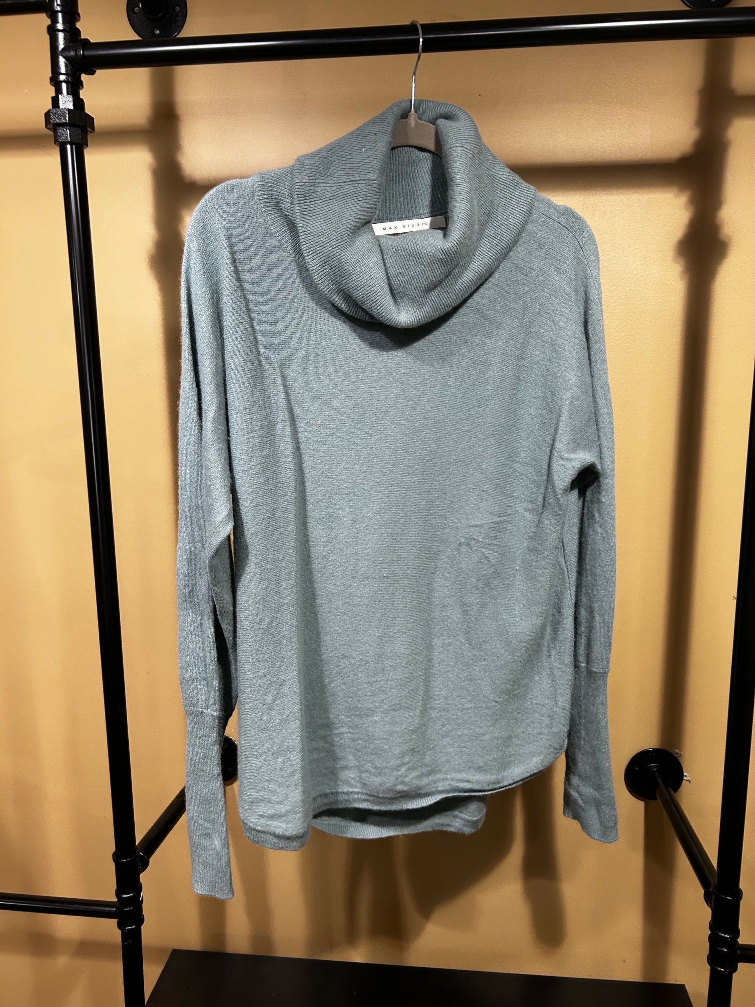 Blue Green Max Studio Sweater, L