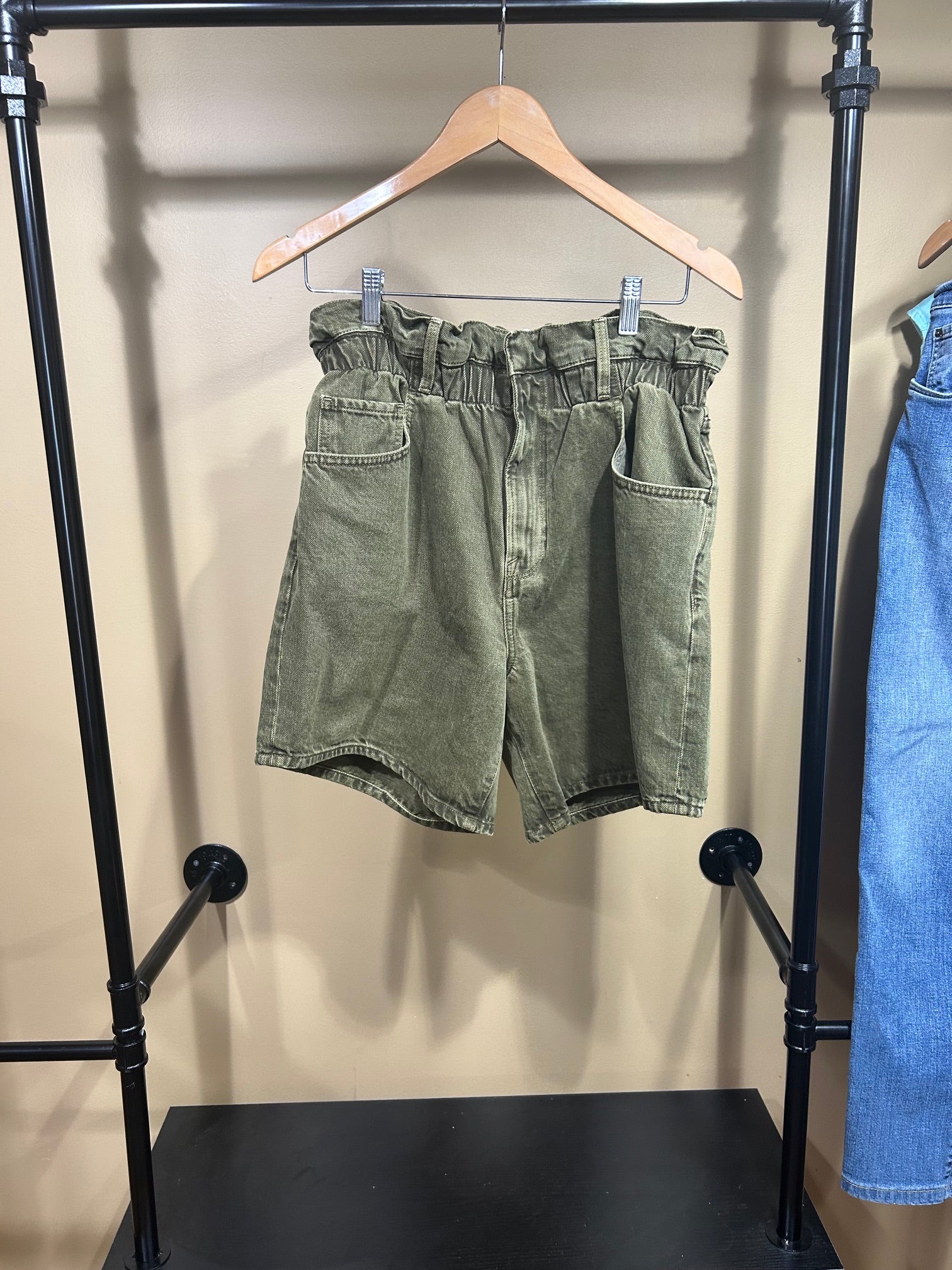 Olive Frame High Waisted Paperbag  Shorts, M