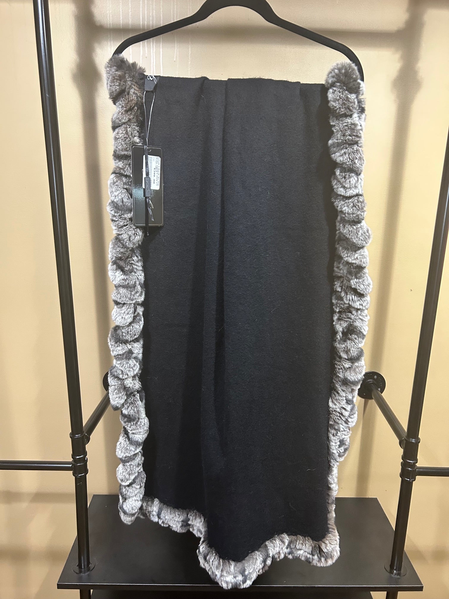 Black Gorski NWT  $399 Rabbit and Cashmere Stole, OS