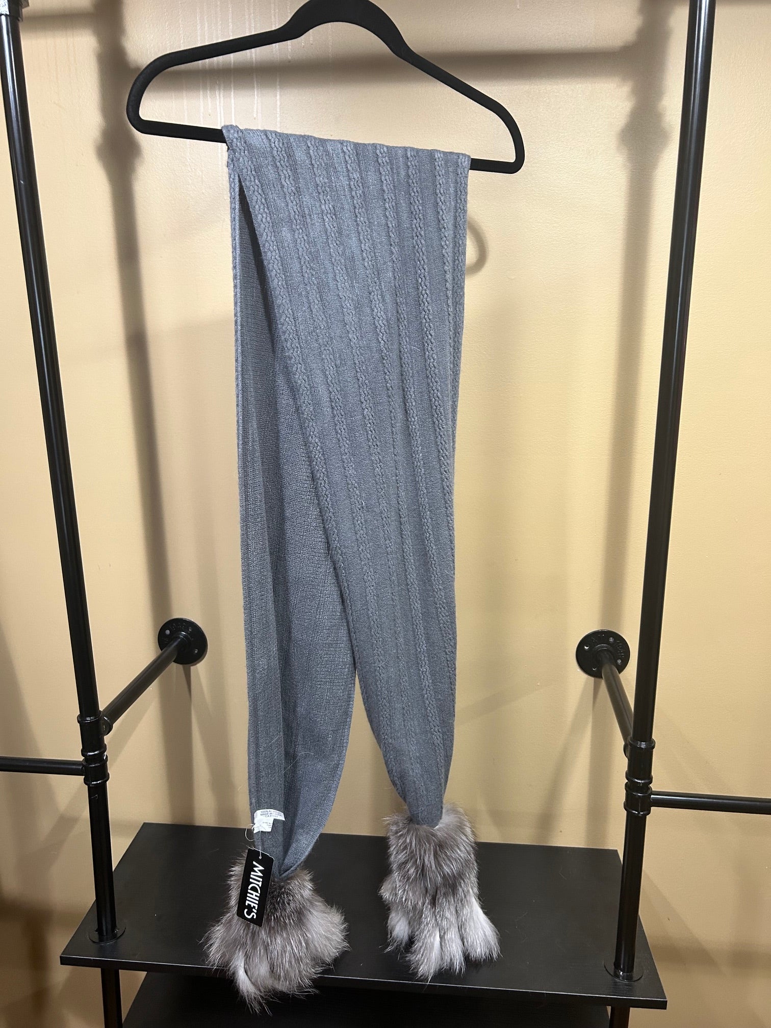 Gray Mitchies NWT  Fox Fur Scarf, OS