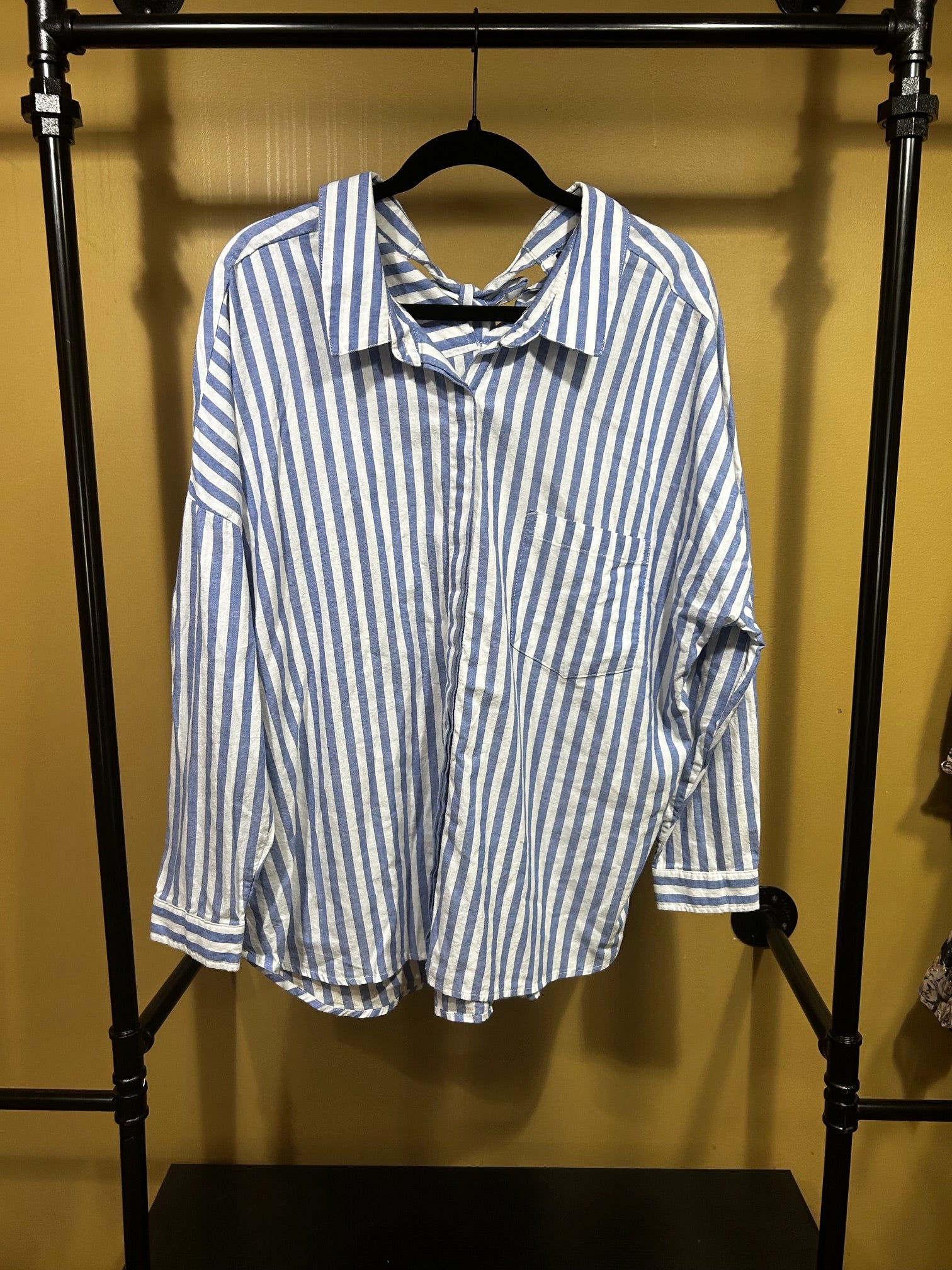 Blue & White striped Curve Appeal 100% Cotton Button Down, L