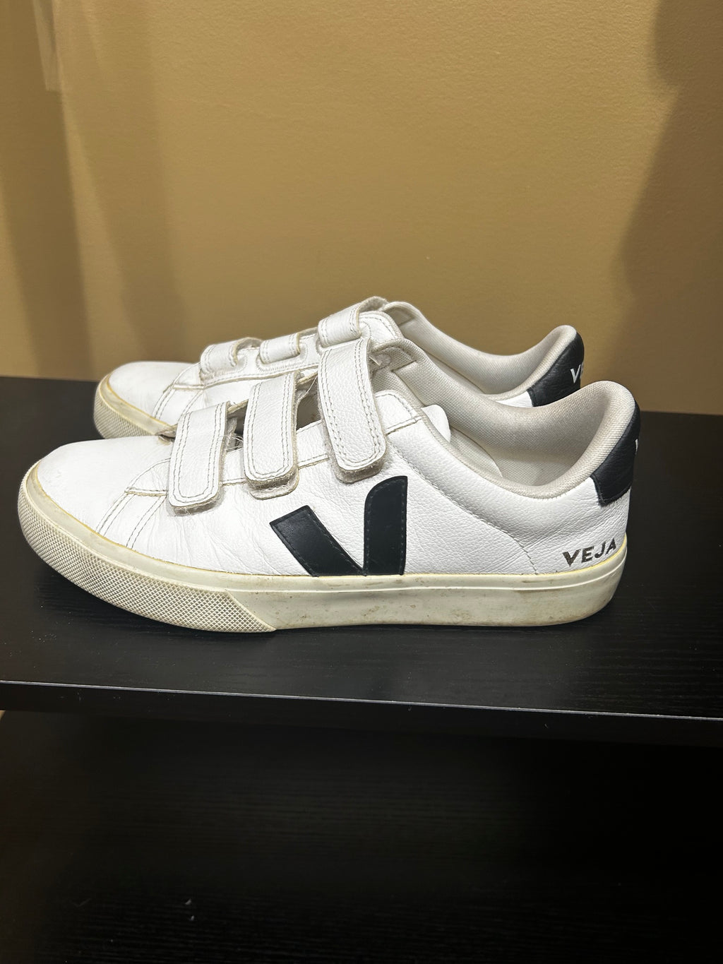 White and Black Veja Leather Sneakers , 10