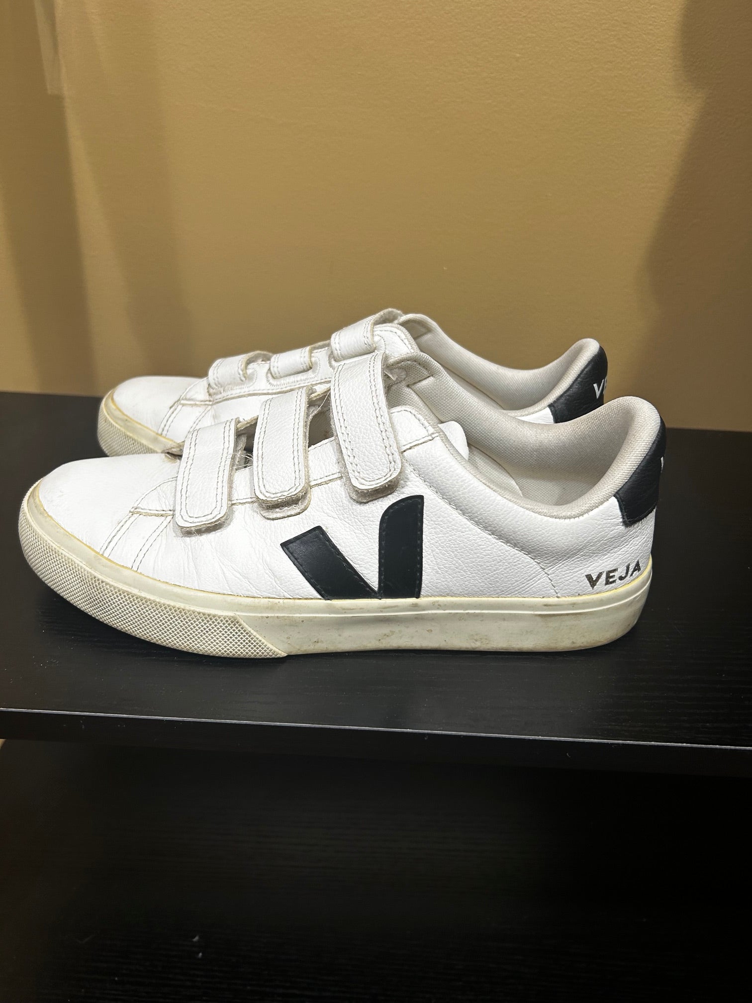 White and Black Veja Leather Sneakers , 10