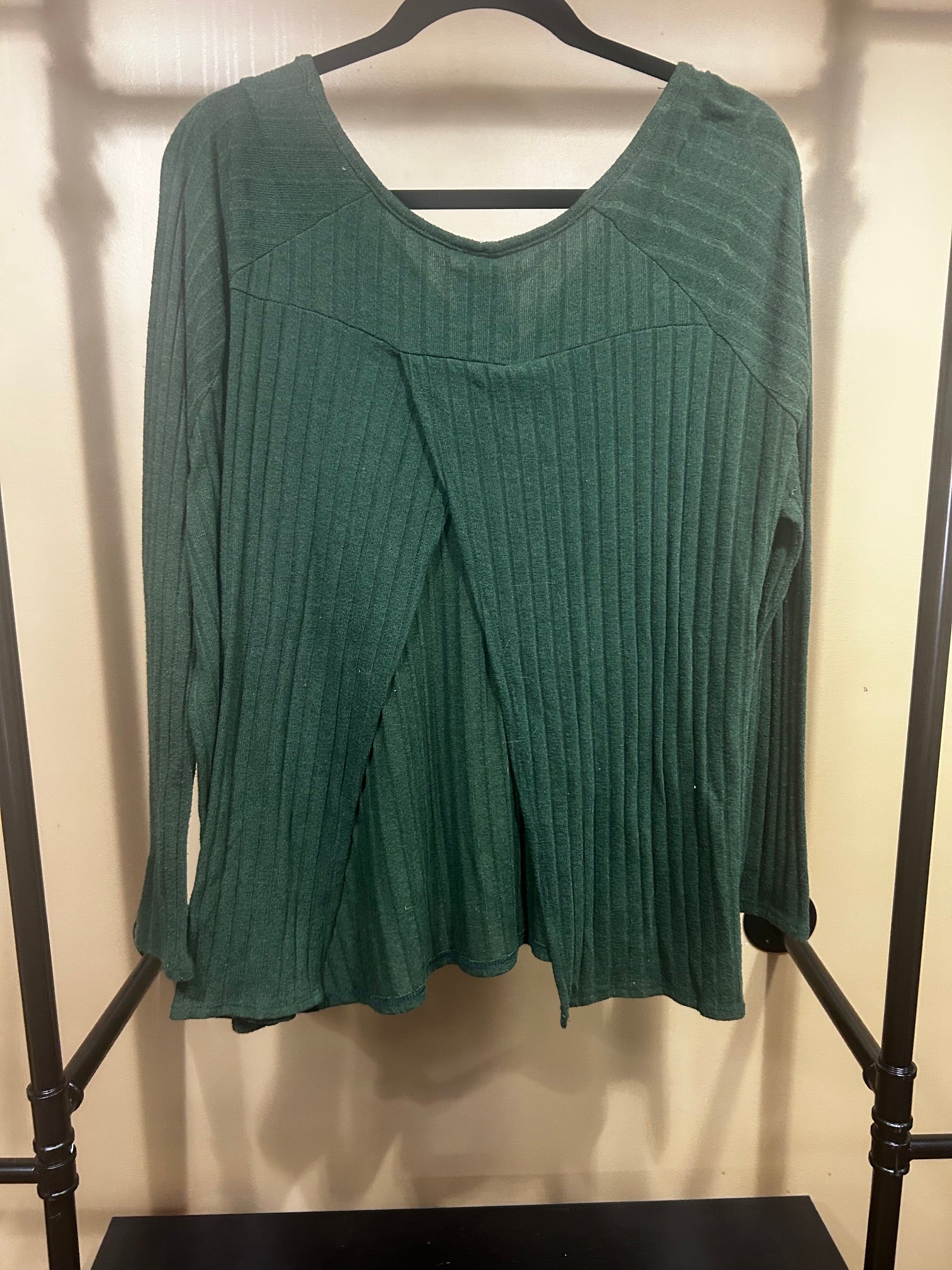 Green No Brand Label Open Back Top, M/L