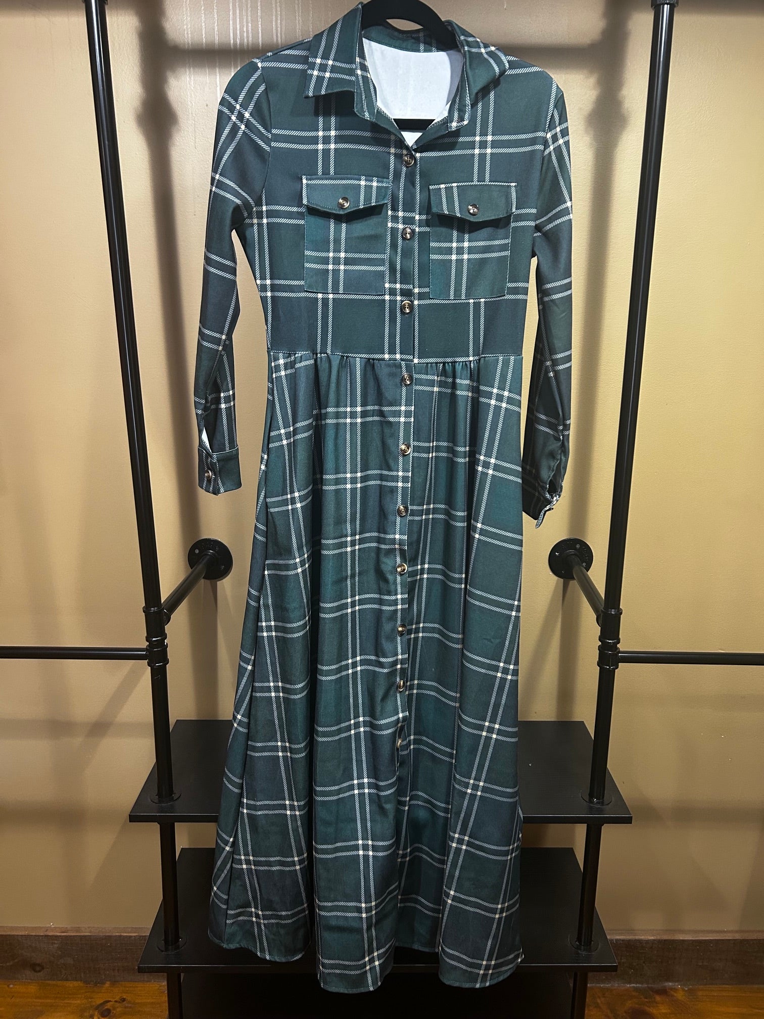 Green Plaid No Brand Label 100% Poly Long-Sleeve Button Down Maxi Dress, S