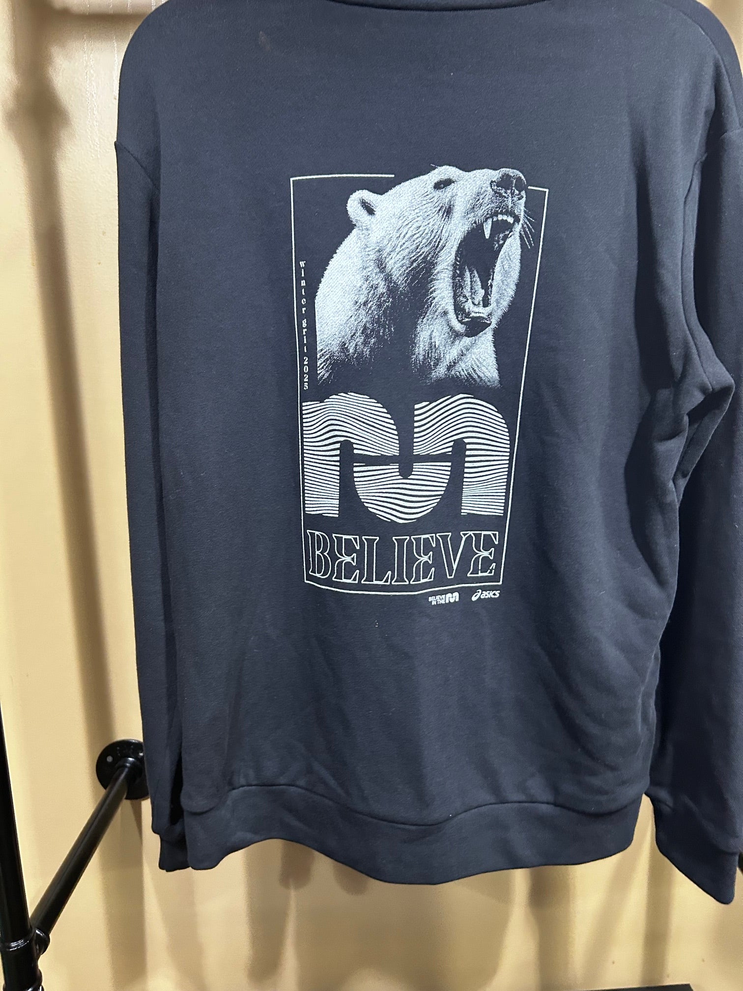 Black Asics Believe in the Run Crewneck , M