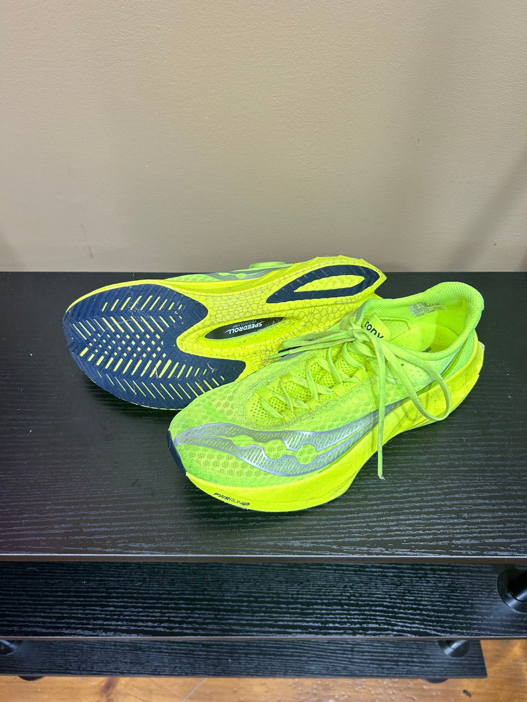 Yellow Saucony Endorphin Pro Running Sneakers, 9.5