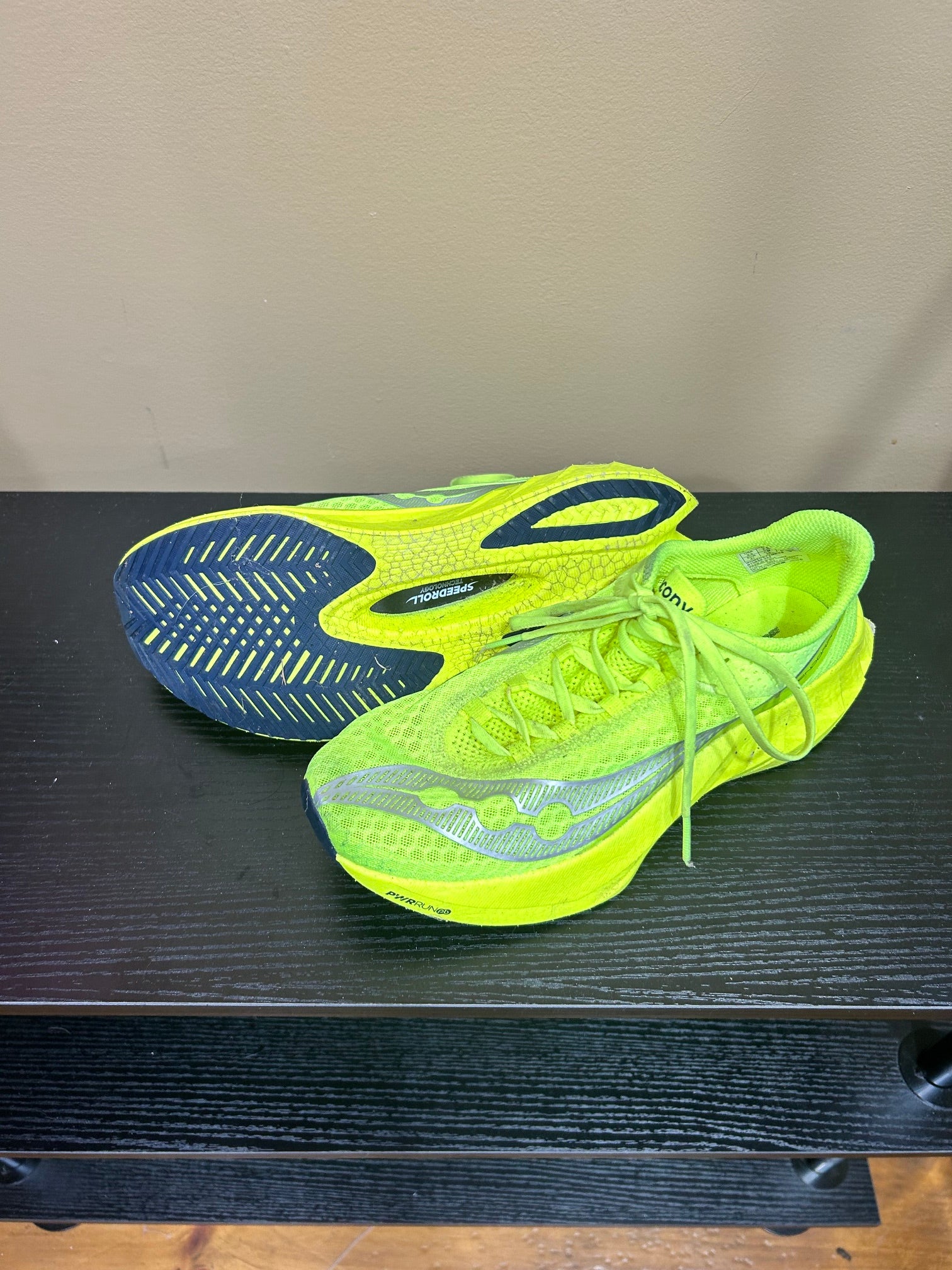 Yellow Saucony Endorphin Pro Running Sneakers, 9.5