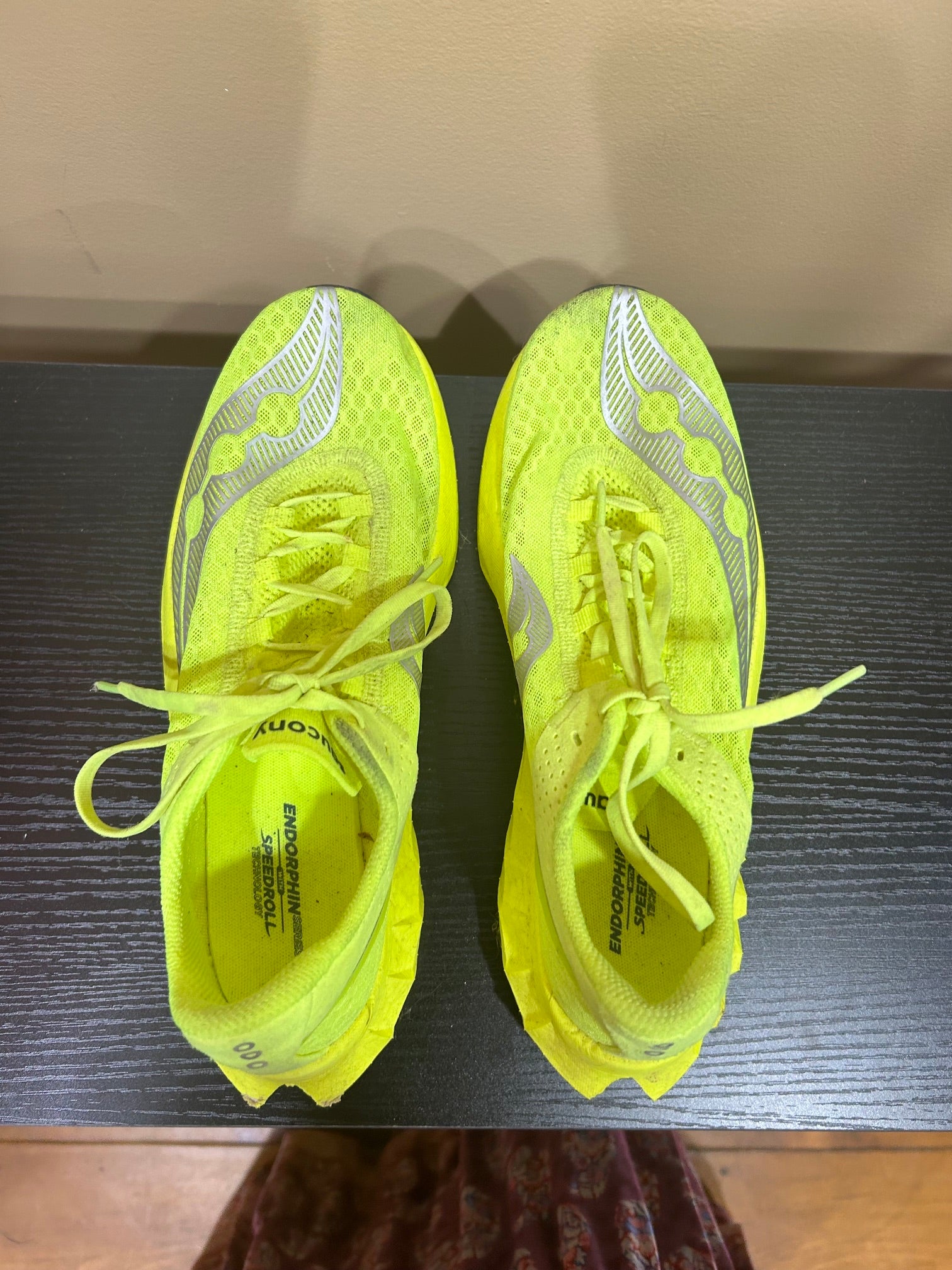 Yellow Saucony Endorphin Pro Running Sneakers, 9.5