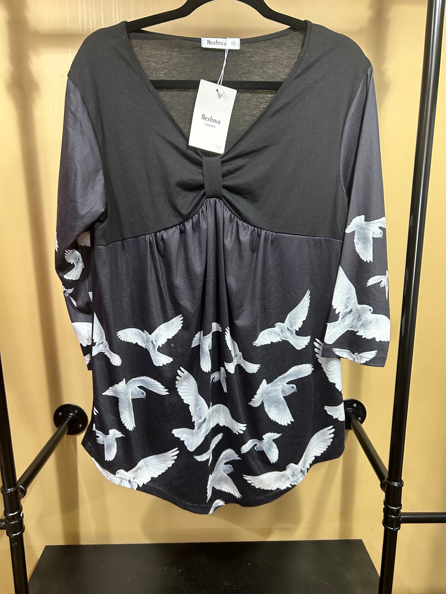 Black Nextmia NWT Dove Tunic, L/XL