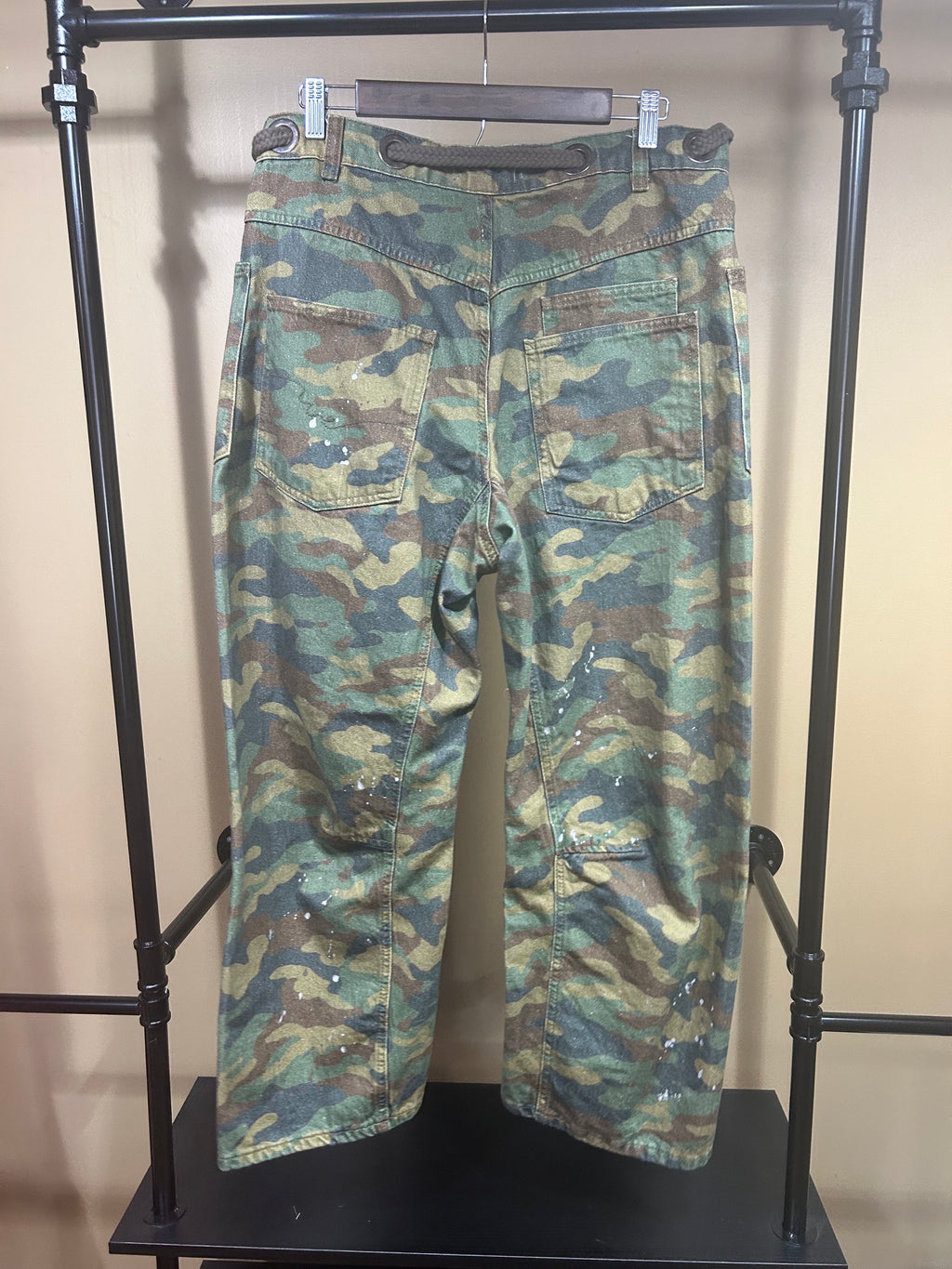 Camo Paint Splatter Free People $168 Low-Slung Barrel Jeans, 29