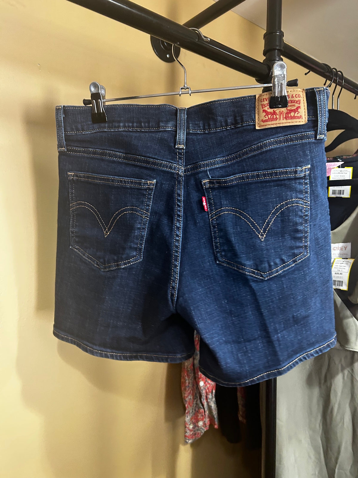 Dark Indigo Denim Levis Mid-Rise Shorts, 29