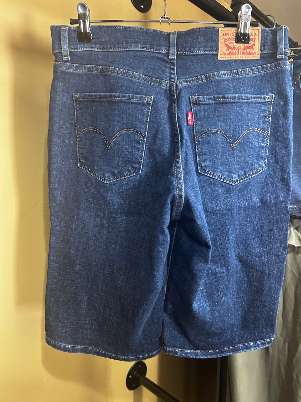 Dark Indigo Denim Levis Classic Bermuda Shorts, 27